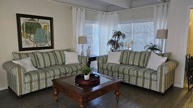 9815 47TH AVENUE N 303, St Petersburg, FL 33708