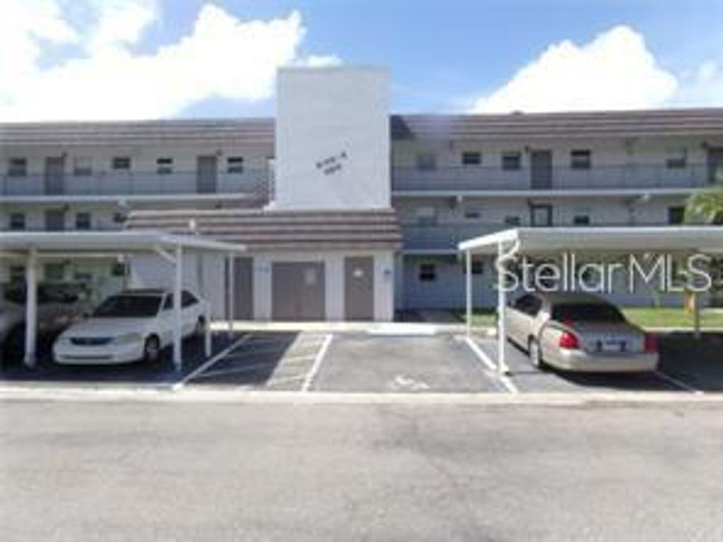 9815 47TH AVENUE N 303, St Petersburg, FL 33708