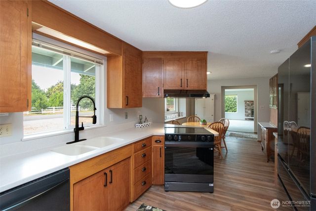 860 Thornton Drive, Sequim, WA 98382