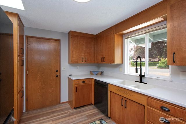 860 Thornton Drive, Sequim, WA 98382