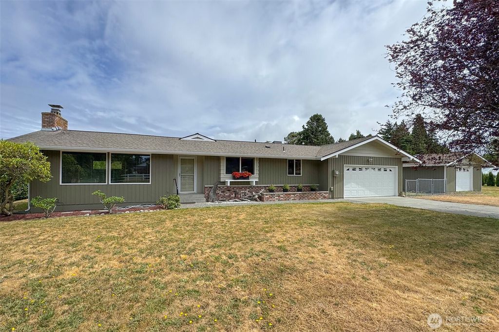 860 Thornton Drive, Sequim, WA 98382
