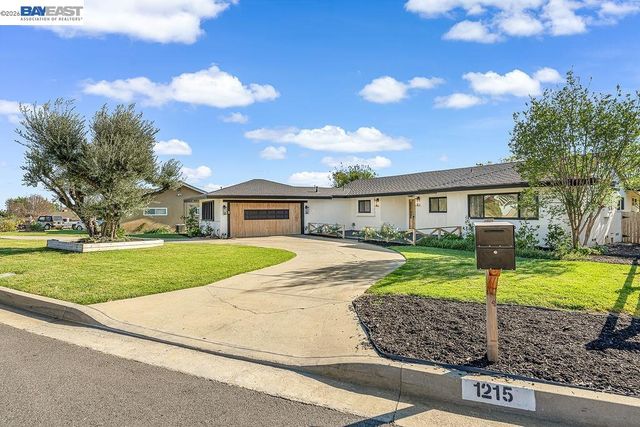 1215 Wardman Dr, Brea, CA 92821