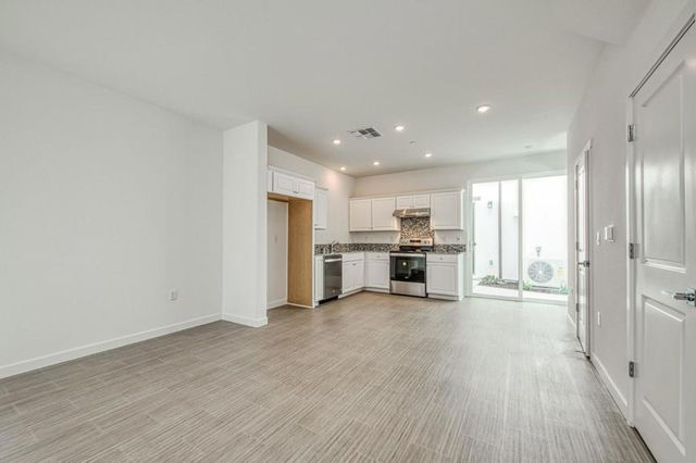 603 Santa Ynez Way F, Marina, CA 93933