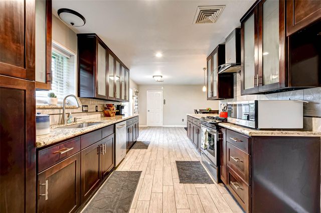 6119 Reamer Street, Houston, TX 77074