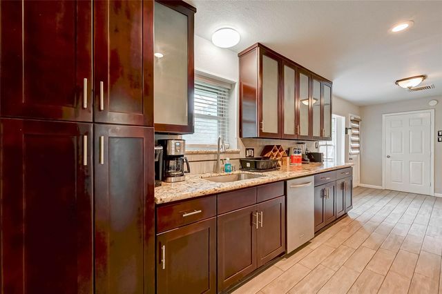 6119 Reamer Street, Houston, TX 77074