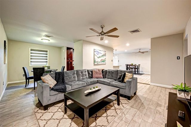 6119 Reamer Street, Houston, TX 77074