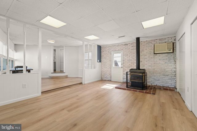 40 WOODBINE AVE, Maple Shade, NJ 08052