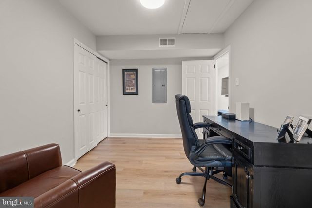 40 WOODBINE AVE, Maple Shade, NJ 08052