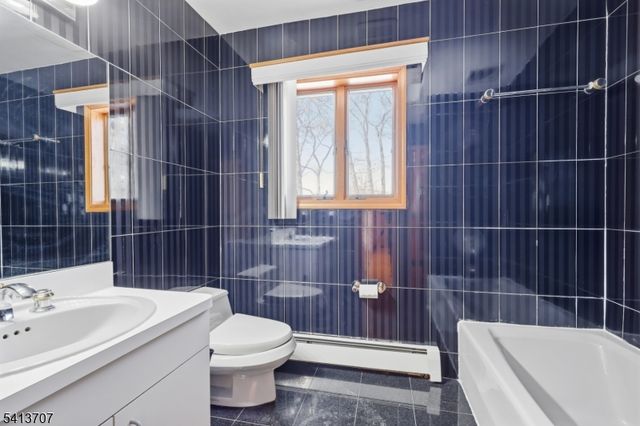 32 Sylvan Dr, Montville Twp., NJ 07058