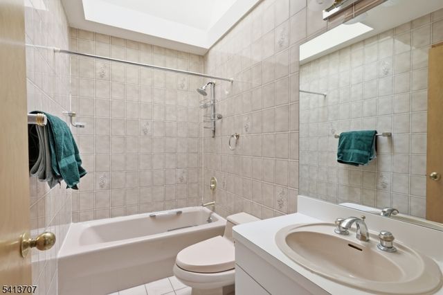 32 Sylvan Dr, Montville Twp., NJ 07058