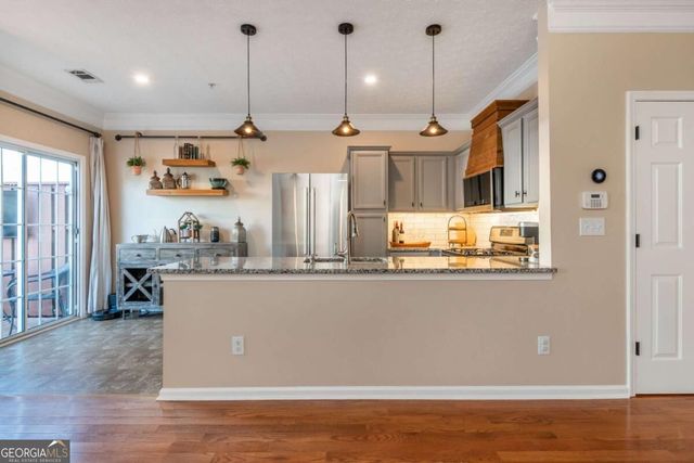 504 Blossom Way, Woodstock, GA 30188