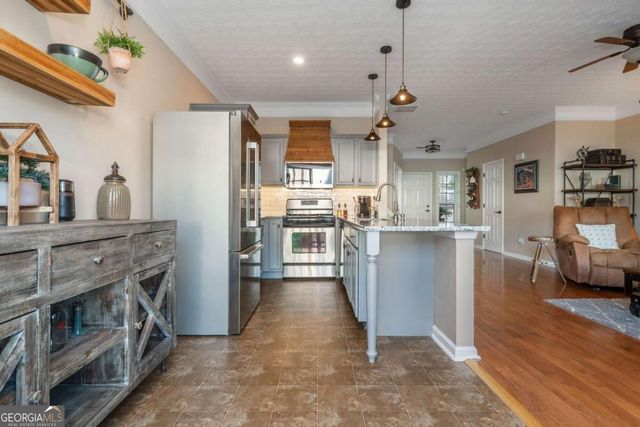 504 Blossom Way, Woodstock, GA 30188