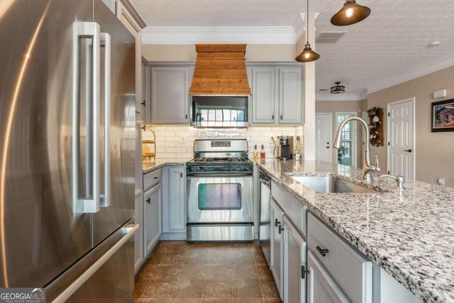 504 Blossom Way, Woodstock, GA 30188