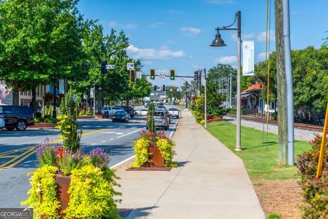 504 Blossom Way, Woodstock, GA 30188