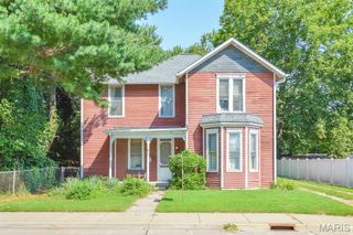 207 S 17th Street, Belleville, IL 62226