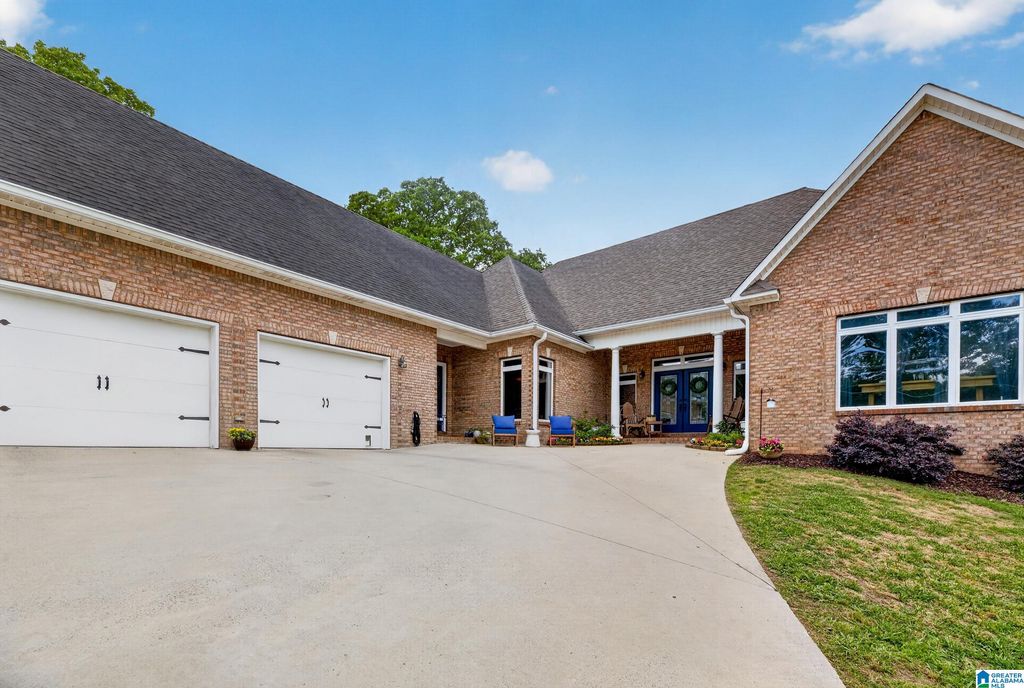 926 DEBLYN CIRCLE, Moody, AL 35004