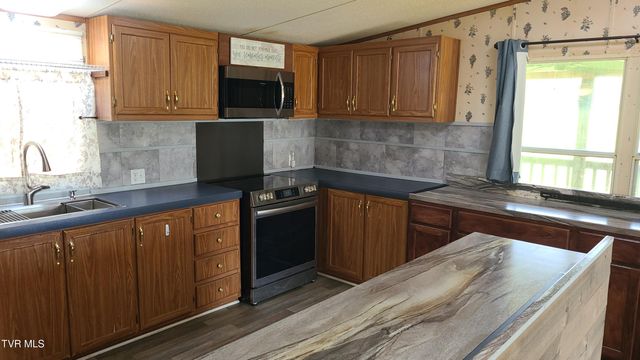 1565 Silver Grove Road, Bluff City, TN 37618
