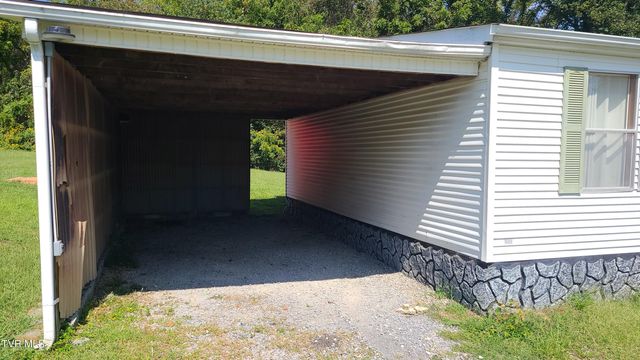 1565 Silver Grove Road, Bluff City, TN 37618