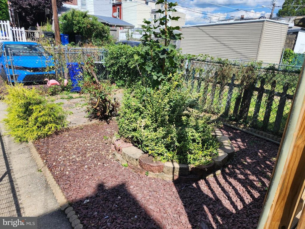 325 SPRUCE ST, West Reading, PA 19611