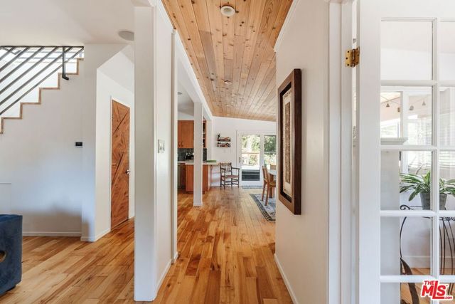 1385 Oakwood Drive, Topanga, CA 90290