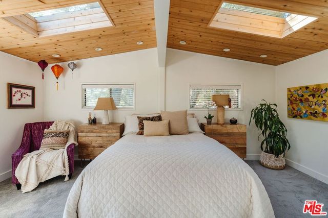 1385 Oakwood Drive, Topanga, CA 90290