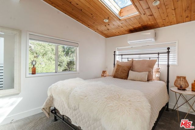 1385 Oakwood Drive, Topanga, CA 90290
