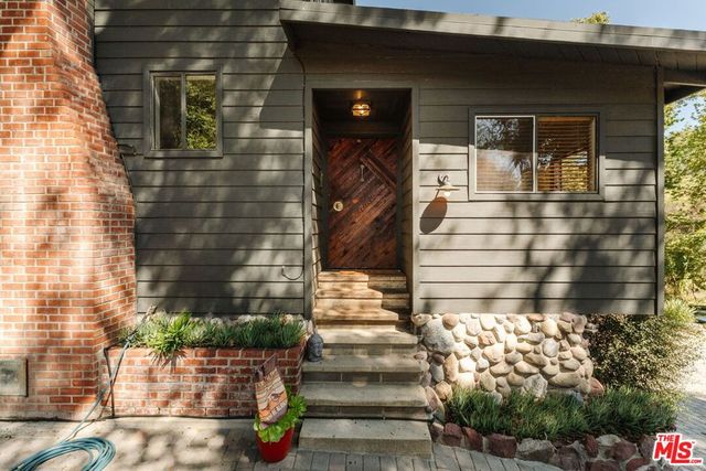 1385 Oakwood Drive, Topanga, CA 90290