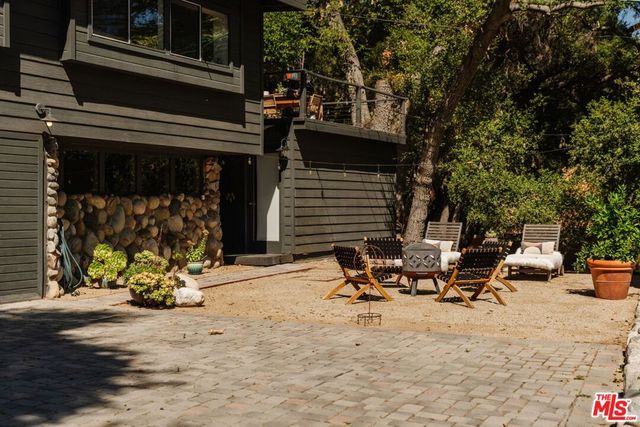 1385 Oakwood Drive, Topanga, CA 90290