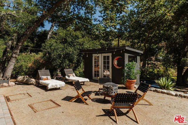 1385 Oakwood Drive, Topanga, CA 90290
