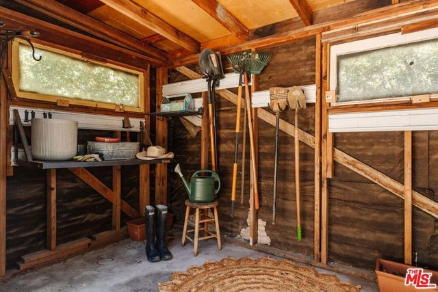 1385 Oakwood Drive, Topanga, CA 90290