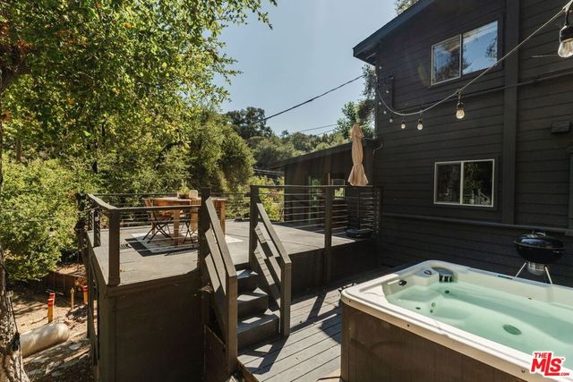 1385 Oakwood Drive, Topanga, CA 90290