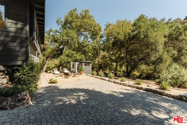 1385 Oakwood Drive, Topanga, CA 90290
