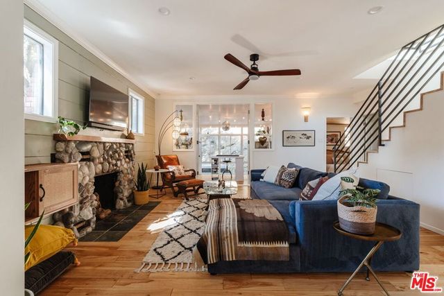 1385 Oakwood Drive, Topanga, CA 90290
