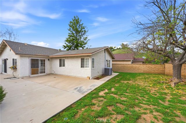 25868 Alegro, Valencia, CA 91355