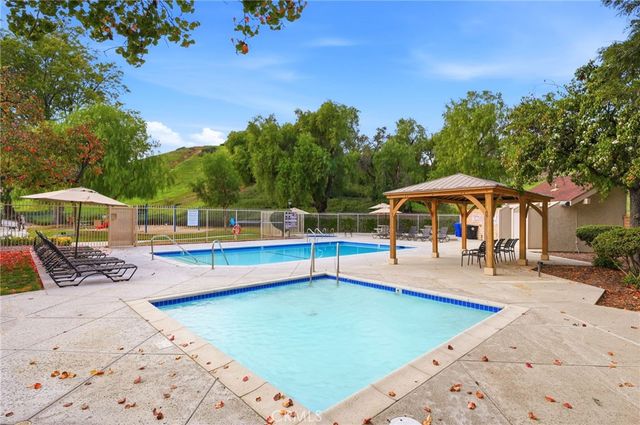 25868 Alegro, Valencia, CA 91355