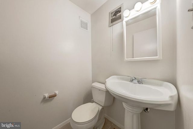 7779 TIVERTON DR, Springfield, VA 22152