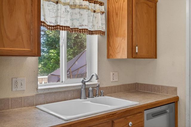 5666 Columbine Way, Pollock Pines, CA 95726