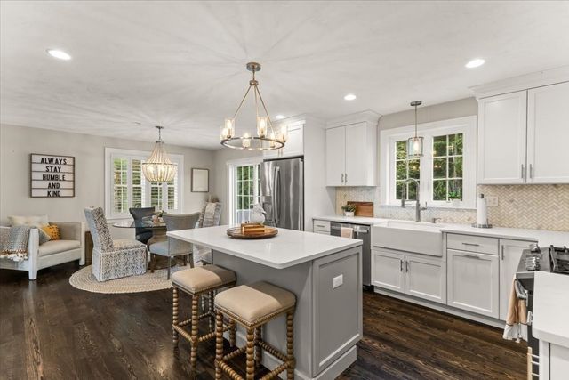 32 Pocksha Dr, Middleboro, MA 02346
