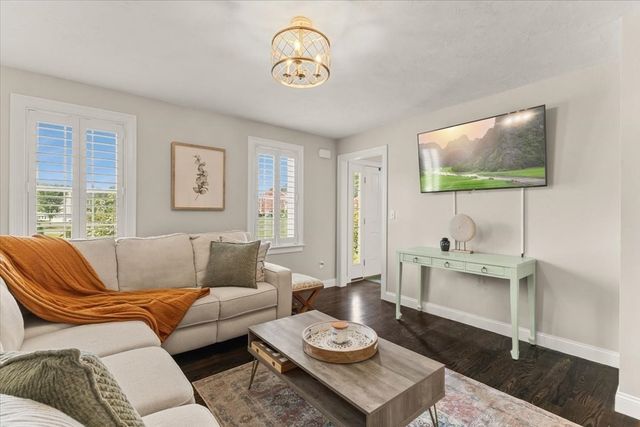 32 Pocksha Dr, Middleboro, MA 02346