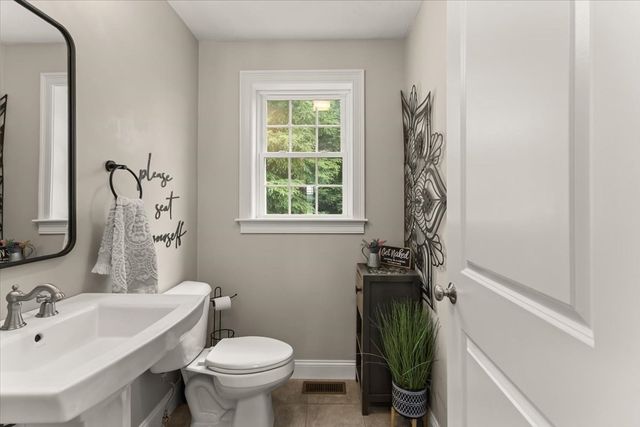 32 Pocksha Dr, Middleboro, MA 02346