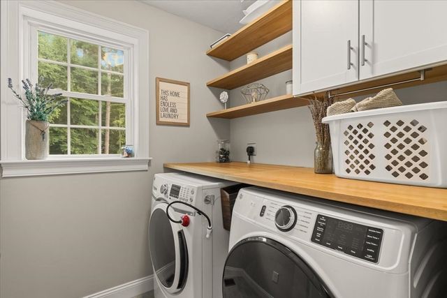 32 Pocksha Dr, Middleboro, MA 02346
