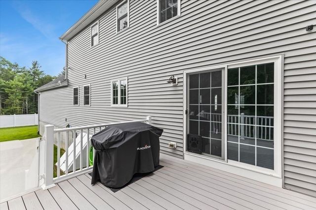 32 Pocksha Dr, Middleboro, MA 02346