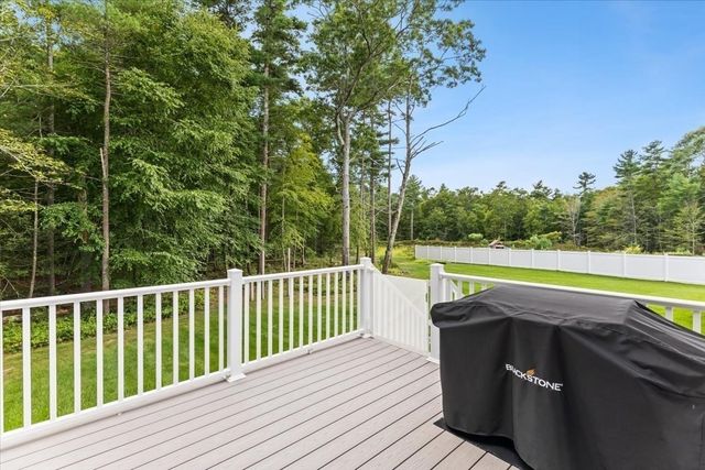 32 Pocksha Dr, Middleboro, MA 02346
