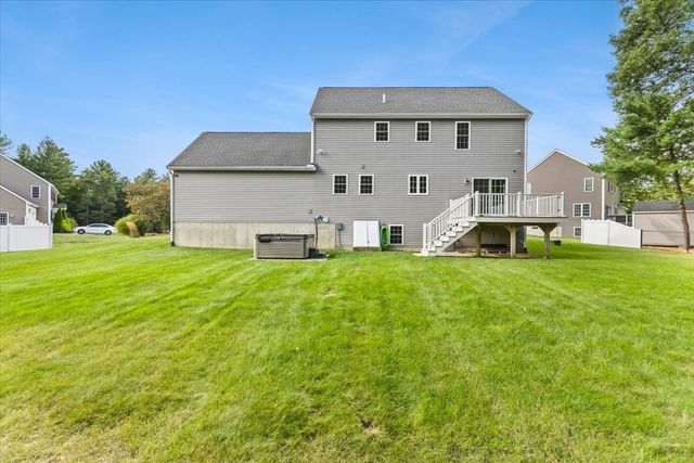 32 Pocksha Dr, Middleboro, MA 02346