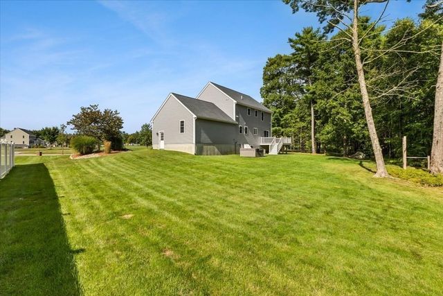 32 Pocksha Dr, Middleboro, MA 02346