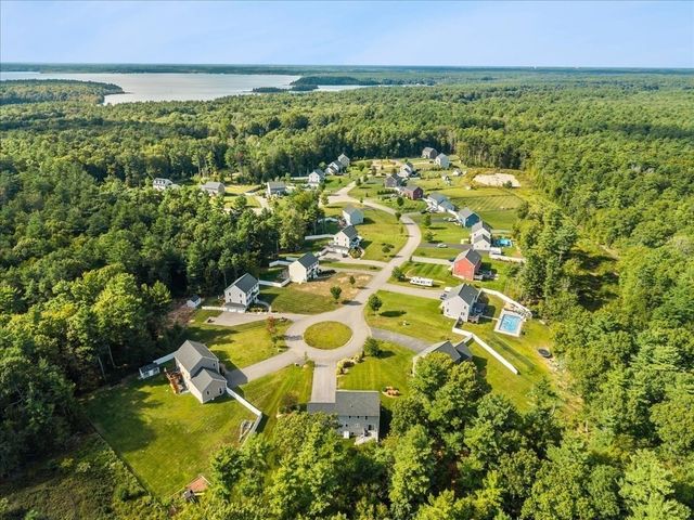 32 Pocksha Dr, Middleboro, MA 02346