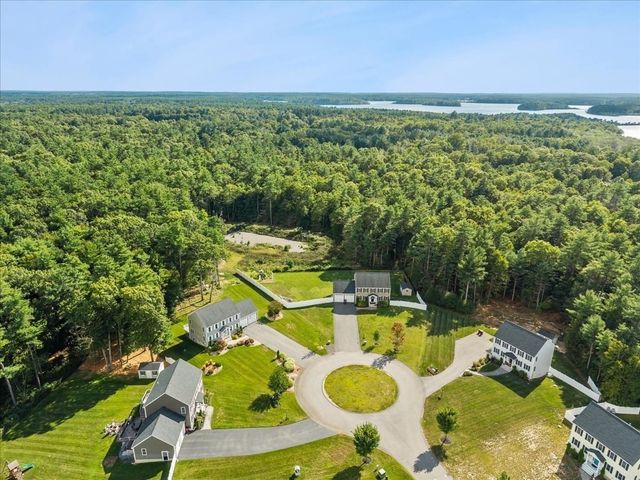 32 Pocksha Dr, Middleboro, MA 02346
