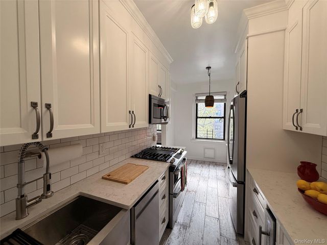 143 Garth Road 3L, Scarsdale, NY 10583