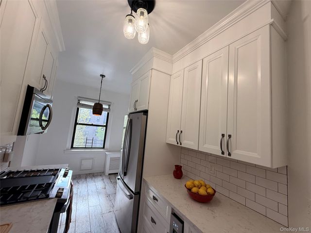 143 Garth Road 3L, Scarsdale, NY 10583