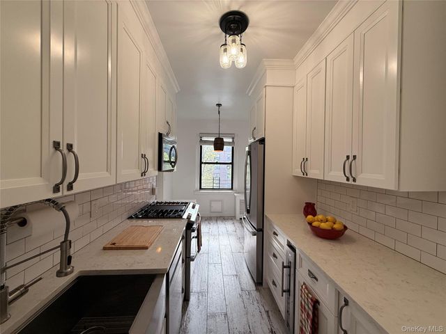 143 Garth Road 3L, Scarsdale, NY 10583